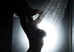 Tierra @misstierra: Shower Shilloutee – Alcole Studios – IBMM