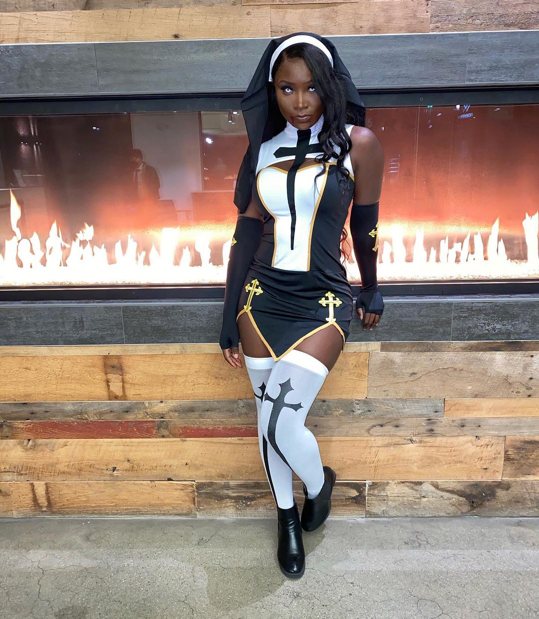 Nafeesah Tesani @foshposh 006182 | DynastySeries.com