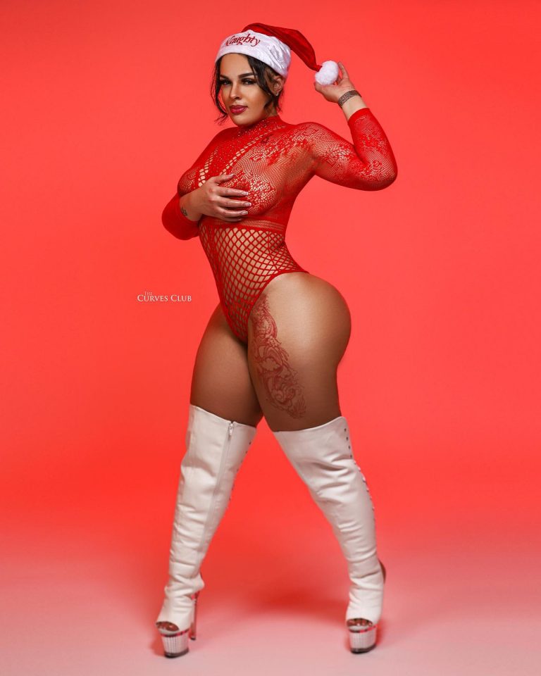 Mickeyy-Monett-@_mickeyymonett-Christmas-Everyday-The-Curves-Club-@thecurvesclub-24465-768x960.jpg